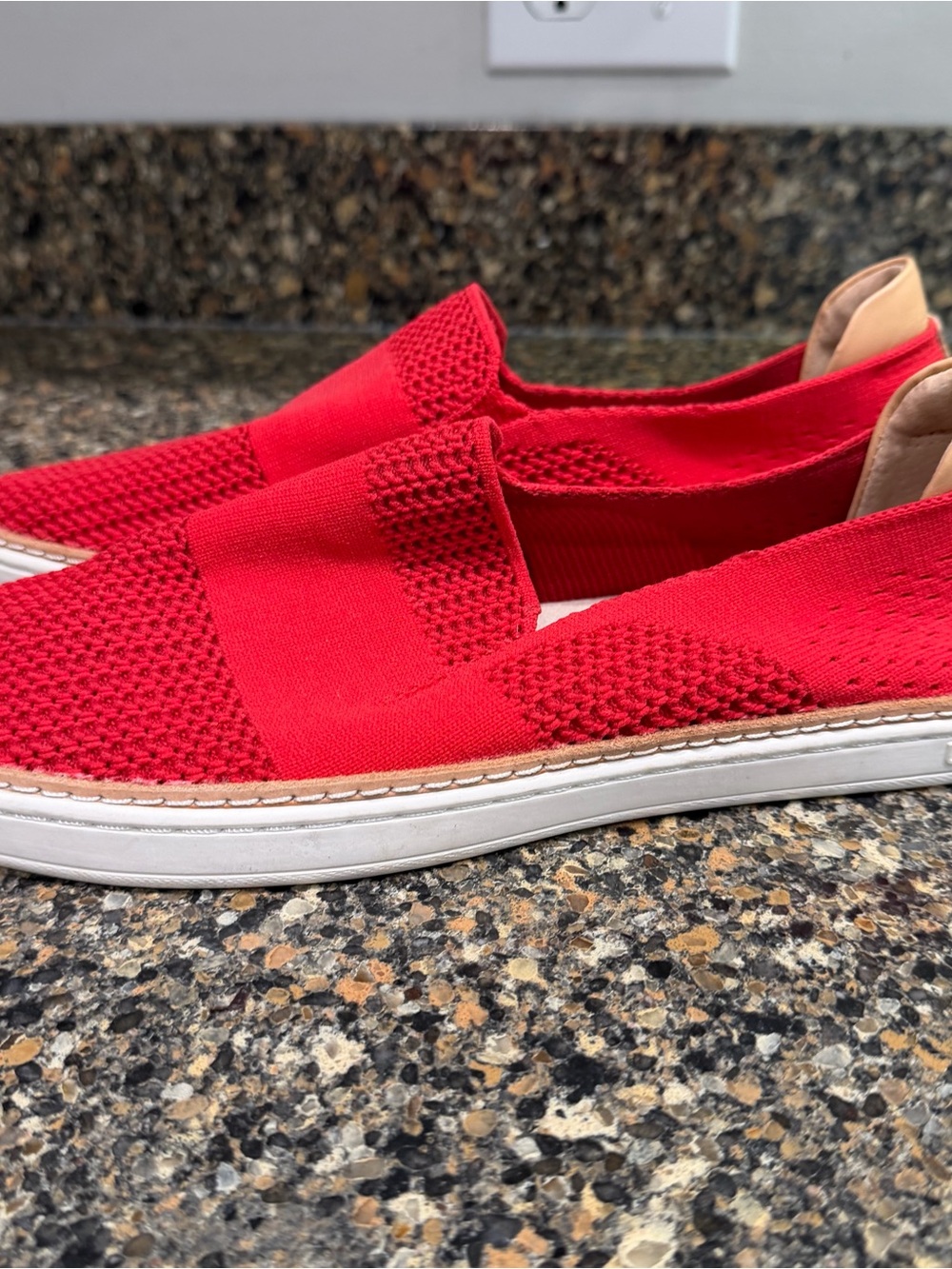 Ugg Sammy knit  Women's Red Knit Slip-On Sneakers 10 - Picture 7 of 8